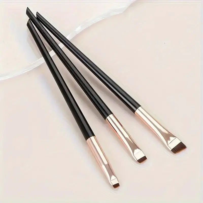 Set of 3 eyebrow and eyeliner brushes